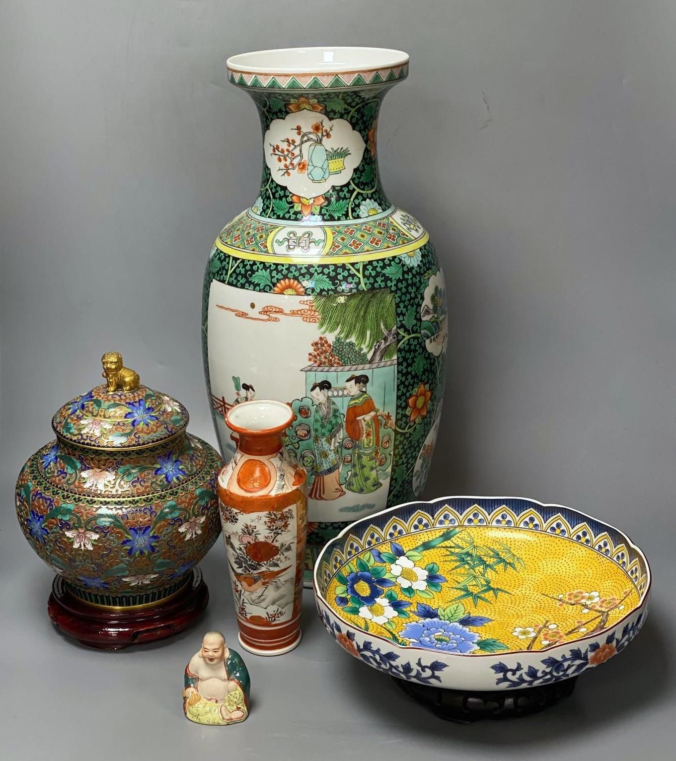 A Chinese cloisonne enamel jar and cover, 22cm a large Chinese famille verte vase, 47cm and three other items